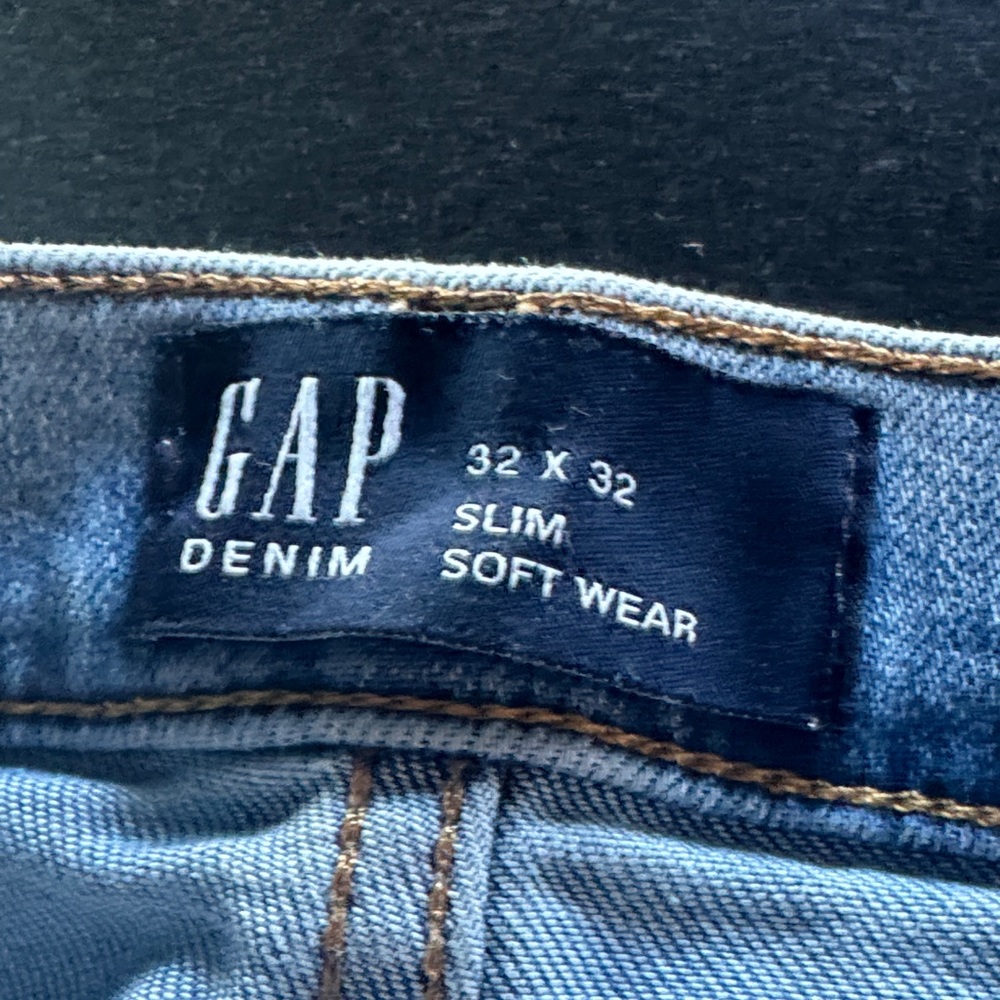 GAP Men's Classic Straight Jeans - Picture 2 of 7